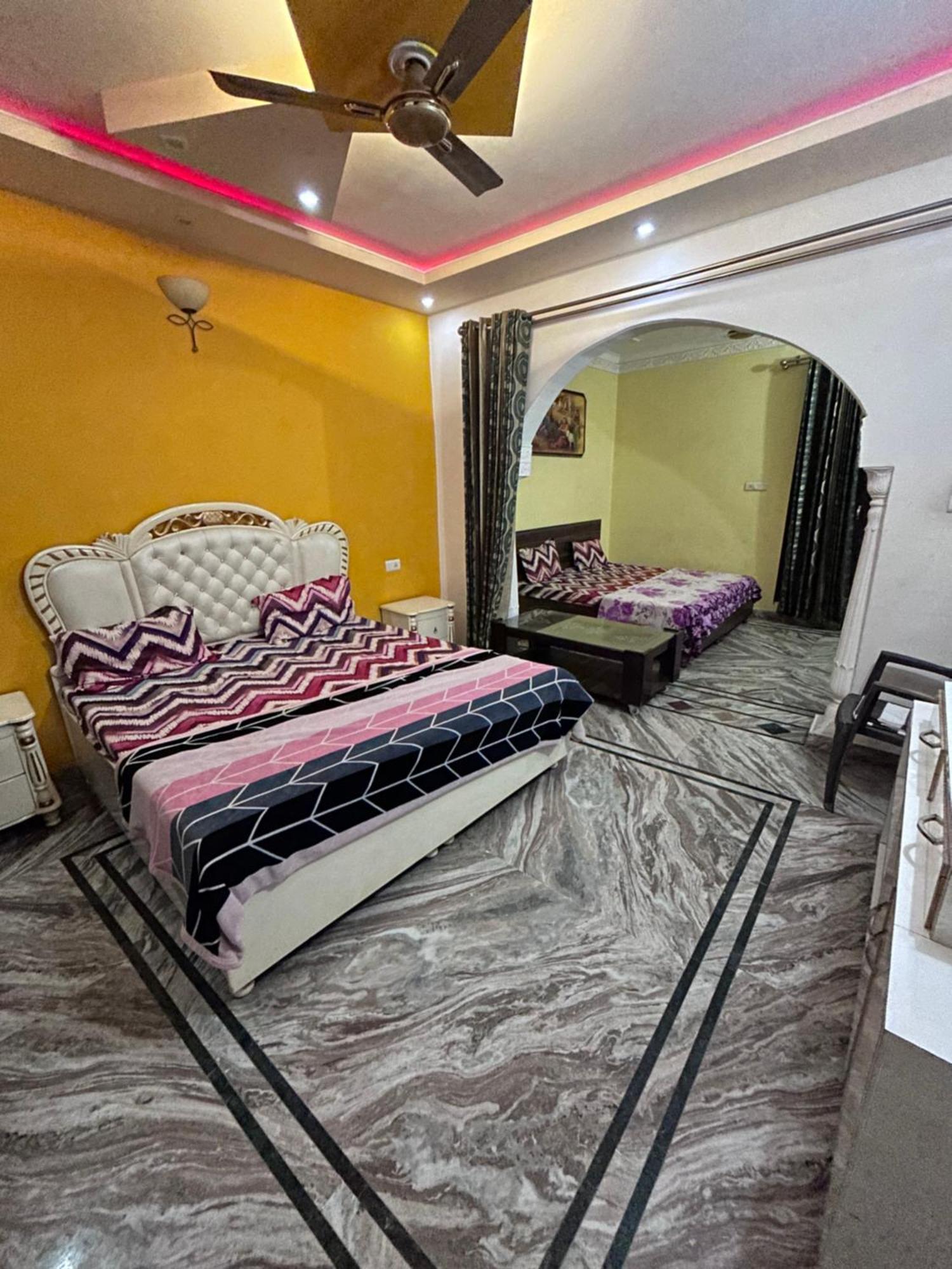 $4 Home Stay Amritsar Exteriör bild